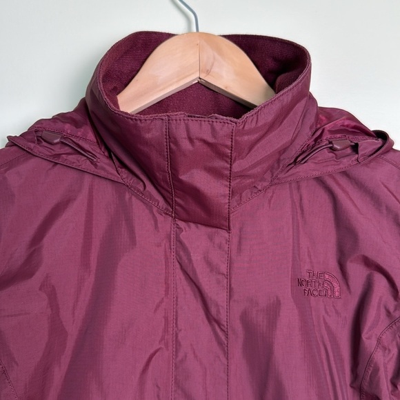 The North Face Burgundy Windbreaker Shell Jacket Hooded Size M - Picture 4 of 16